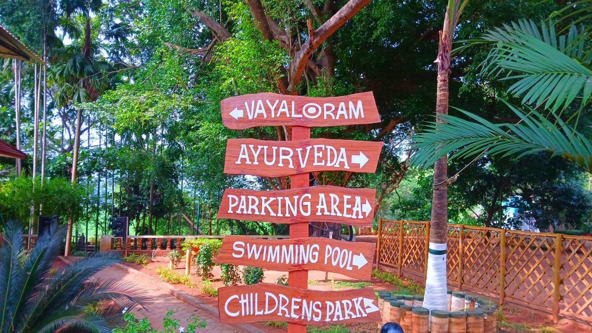 The River Retreat Heritage Ayurvedic Resort Shoranur Exterior foto