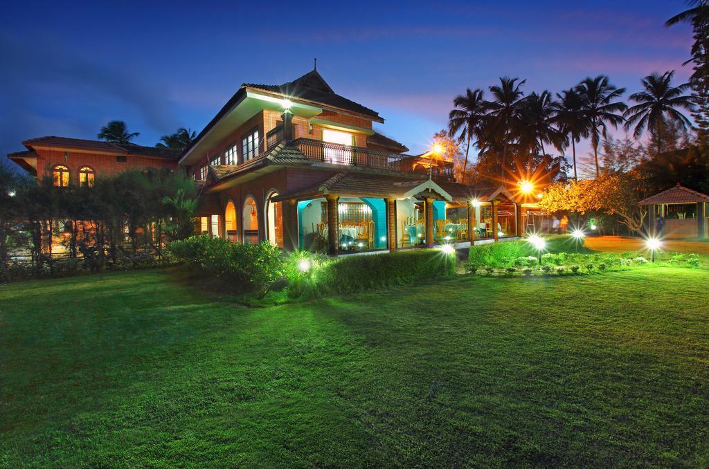 The River Retreat Heritage Ayurvedic Resort Shoranur Exterior foto