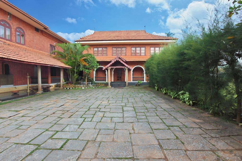 The River Retreat Heritage Ayurvedic Resort Shoranur Exterior foto