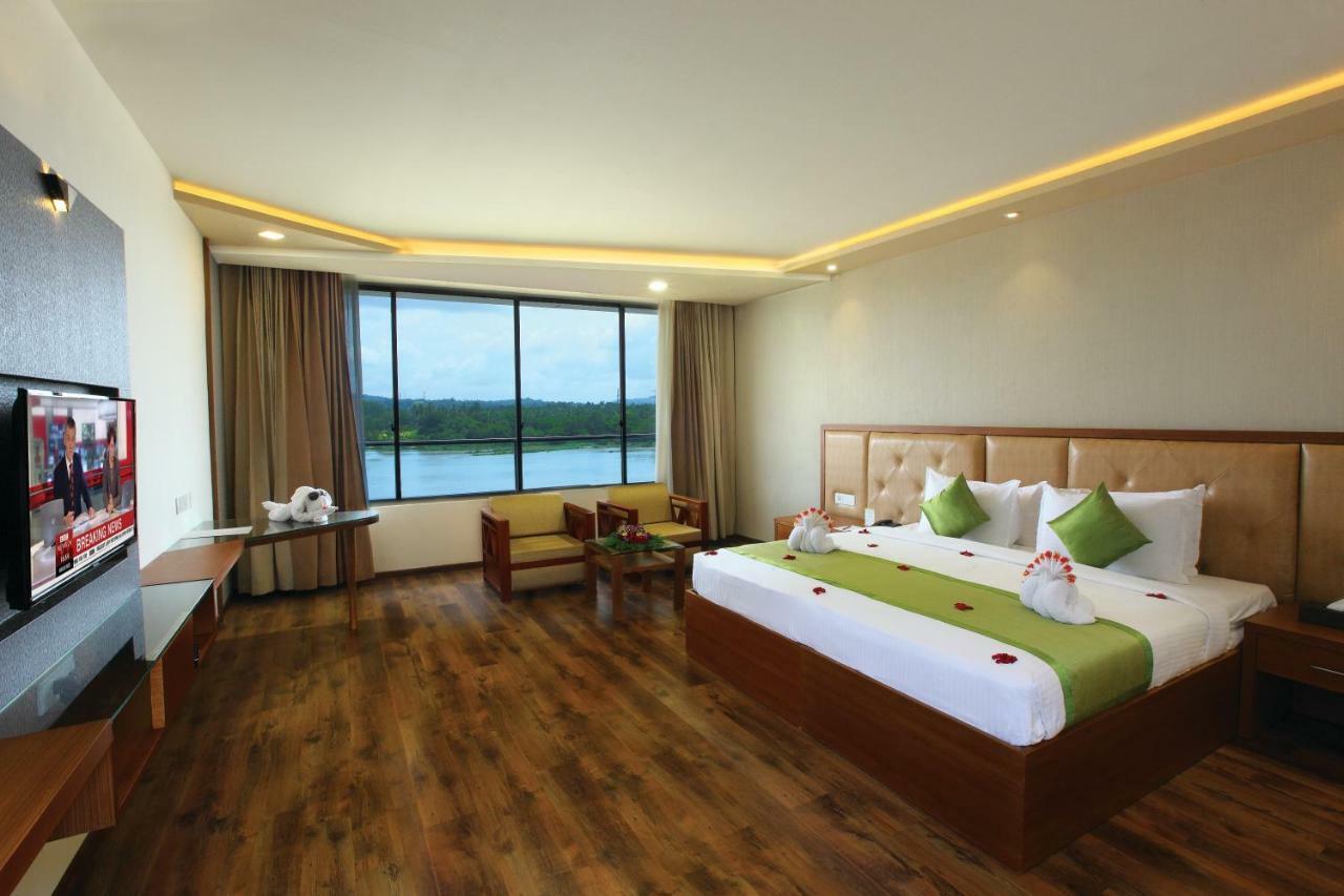 The River Retreat Heritage Ayurvedic Resort Shoranur Exterior foto